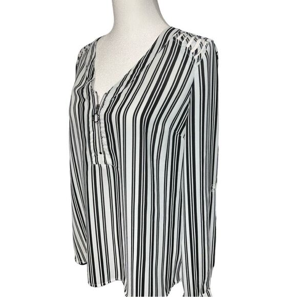 Candies cute black and white striped blouse.new - Picture 3 of 10